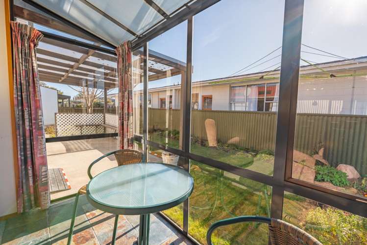 2/109A North Street Seaview_13