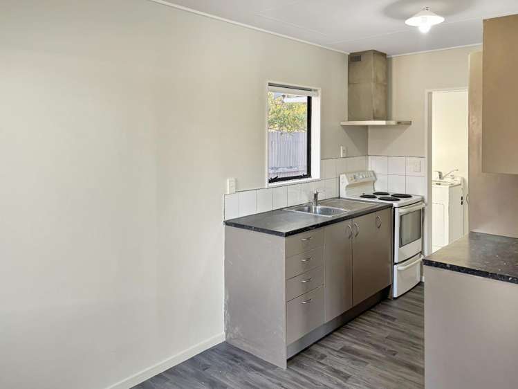 913F Nelson Street North 10490_1