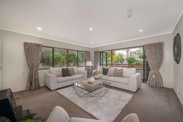 2/13 Beach Road Mellons Bay_3