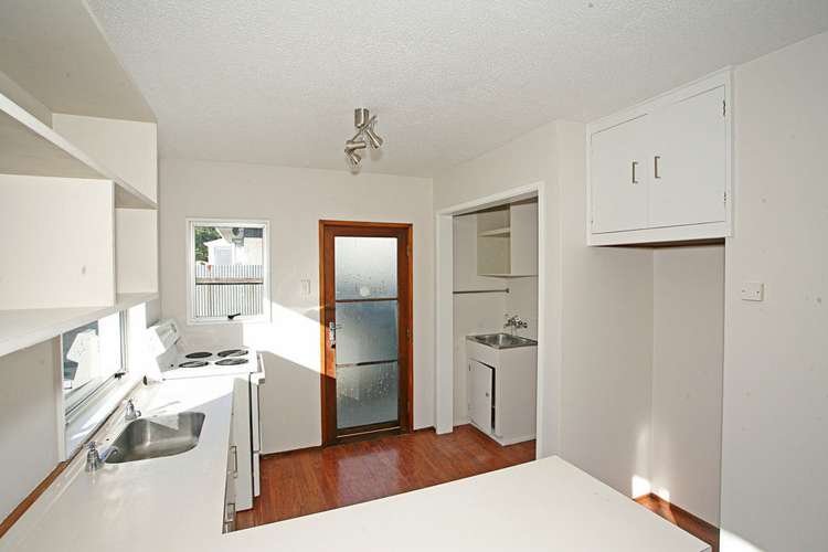 2/181 Springs Road Hornby_5