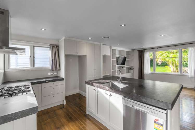 13 Amberley Avenue Te Atatu South_7