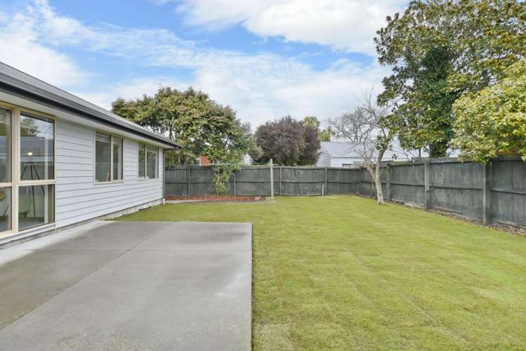 95 Gayhurst Road Dallington_21