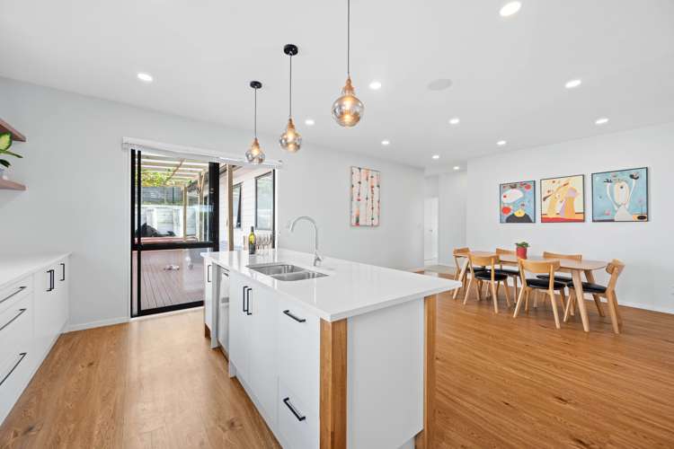 2 Gemscott Crescent Huapai_11