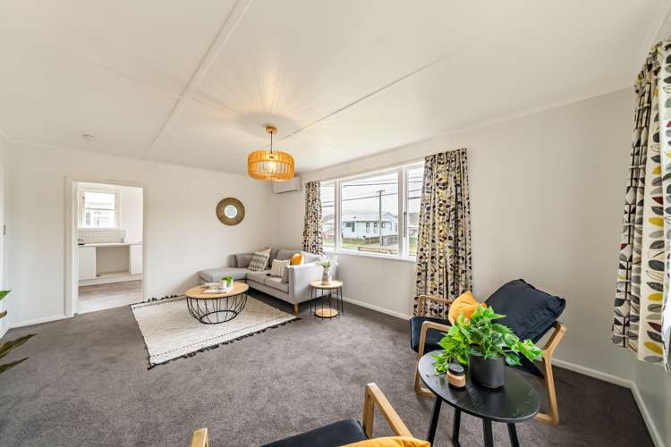 66 Strand Crescent Naenae_7