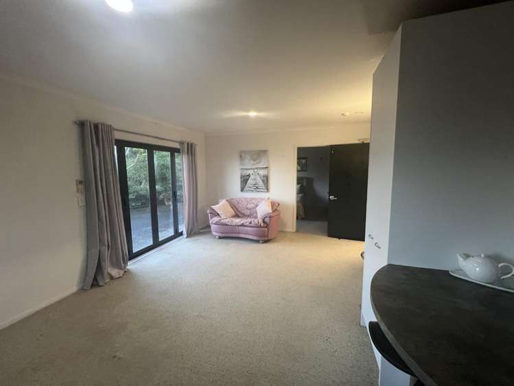 65 Roberts Road Matakatia Bay_19