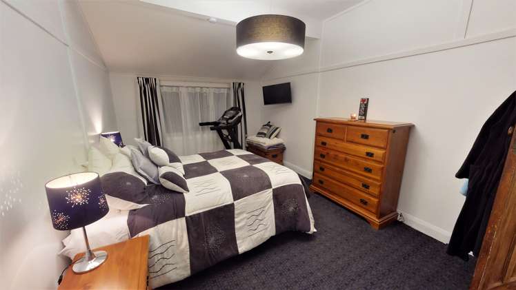 556a Queen Street East Levin_9