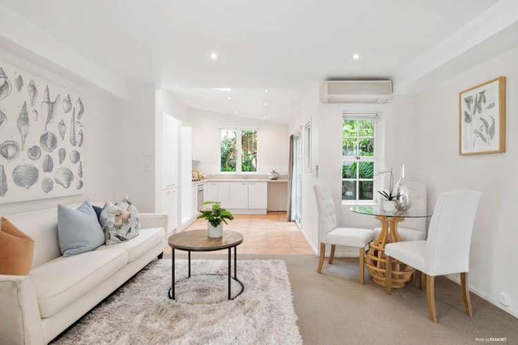 76 Beach Road Castor Bay_14