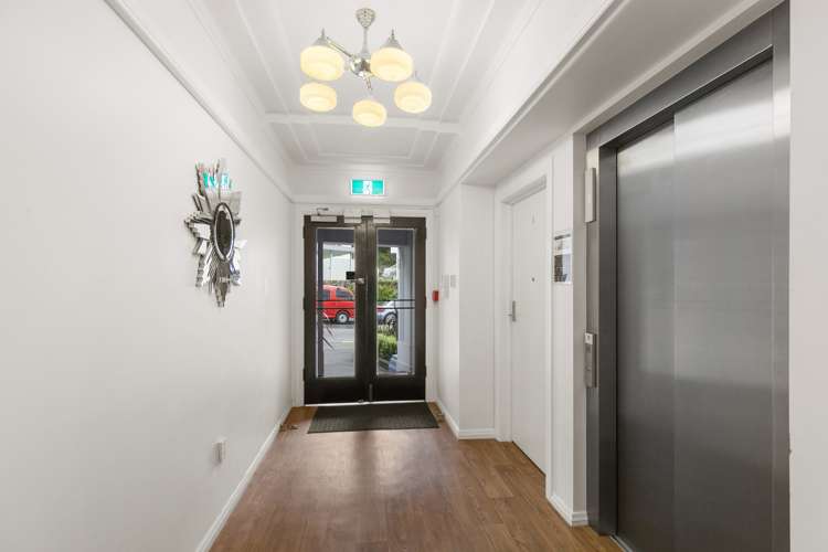 2/280 Oriental Parade Oriental Bay_11