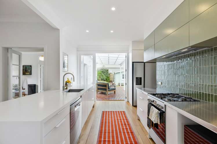 46 Smale Street Point Chevalier_13