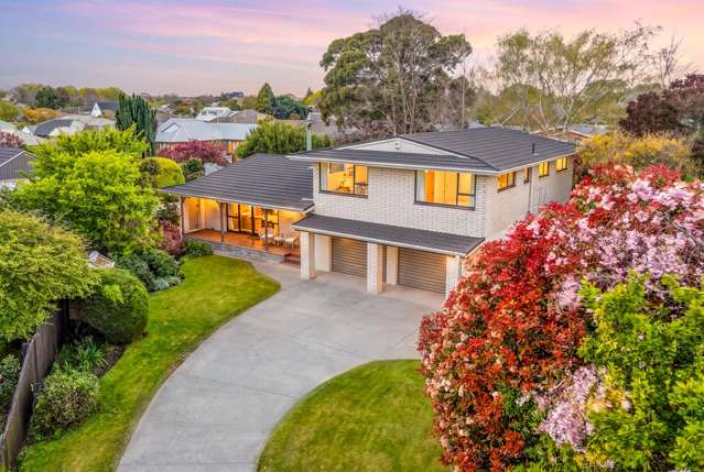 Big Family Living - Unique Opportunity!
