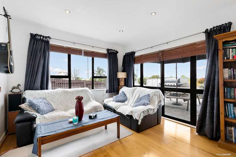 65 Commissariat Road Mount Wellington_3