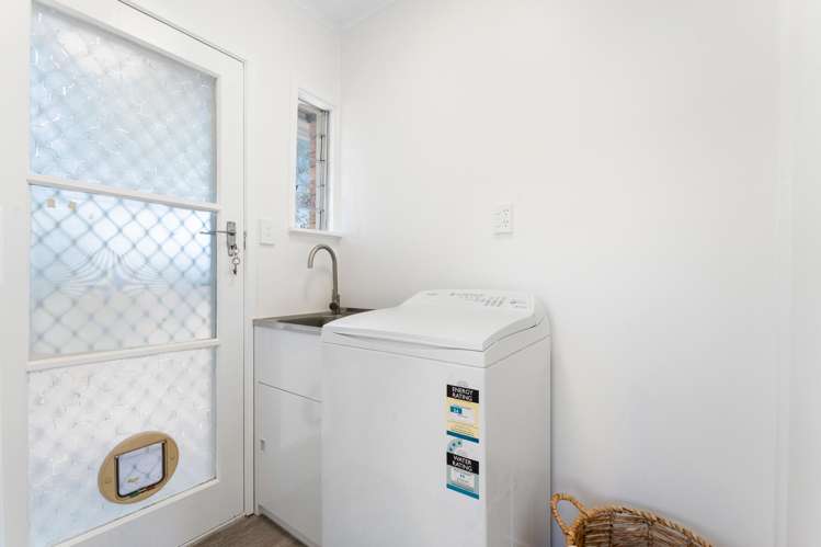 2/14 Kapiti Place Sunnynook_6