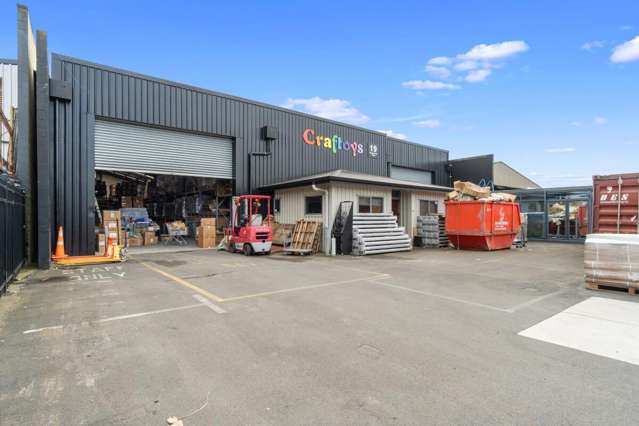 Freehold Industrial Investment with immediate cash flow