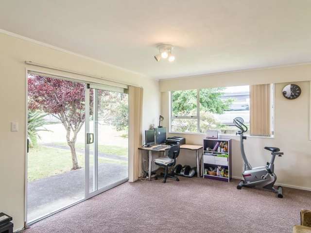 12 Goldsborough Avenue Raumati Beach_1