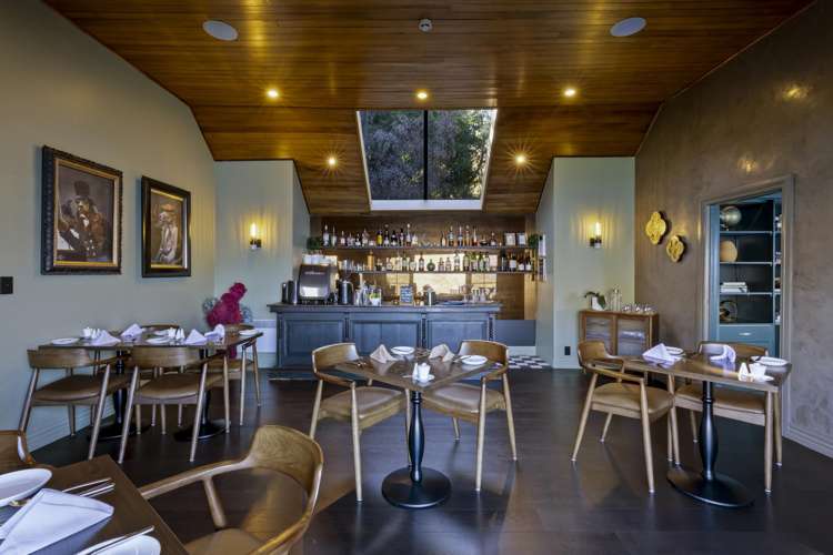 21 & 23 MacKinnon Terrace Sunshine Bay_25