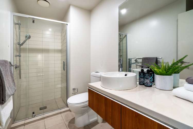 211/2 Dockside Lane Auckland Central_11