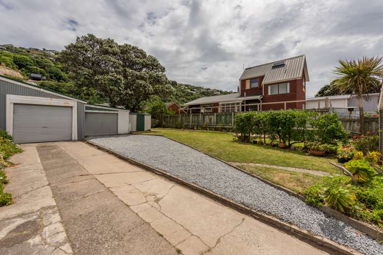 212 Queens Drive Lyall Bay_21