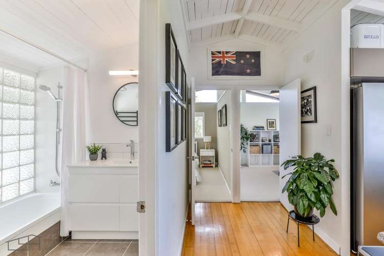 100 Huia Road Titirangi_20