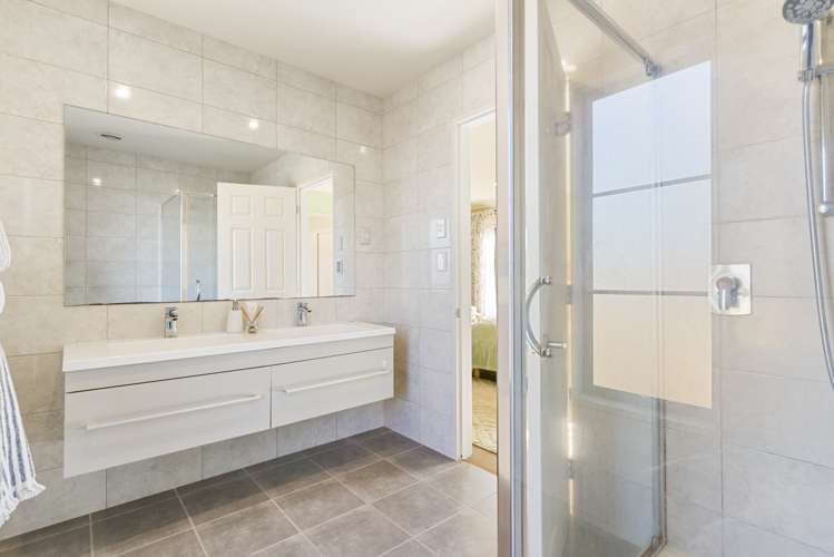 38 Huntington Park Drive Greenhithe_20