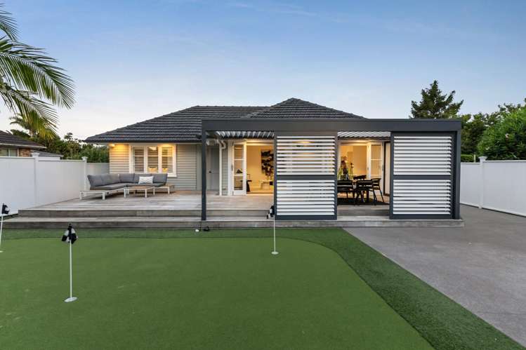 76 Neil Avenue Te Atatu Peninsula_0