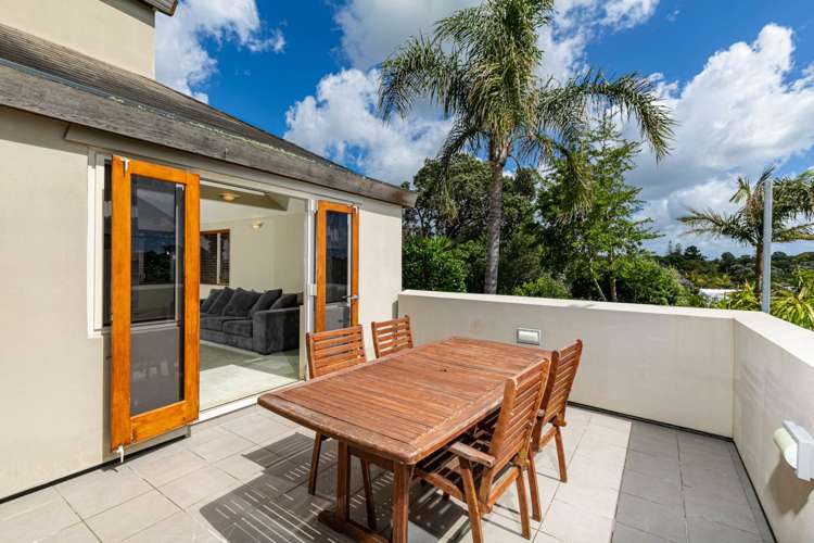 2/72 Beach Road Castor Bay_20