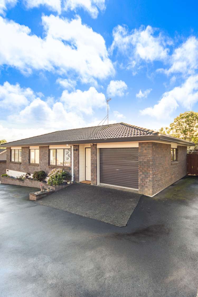 2/111 Sturges Road Henderson_16