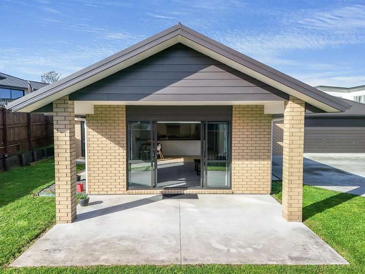 16 Andrew Hilton Close_2