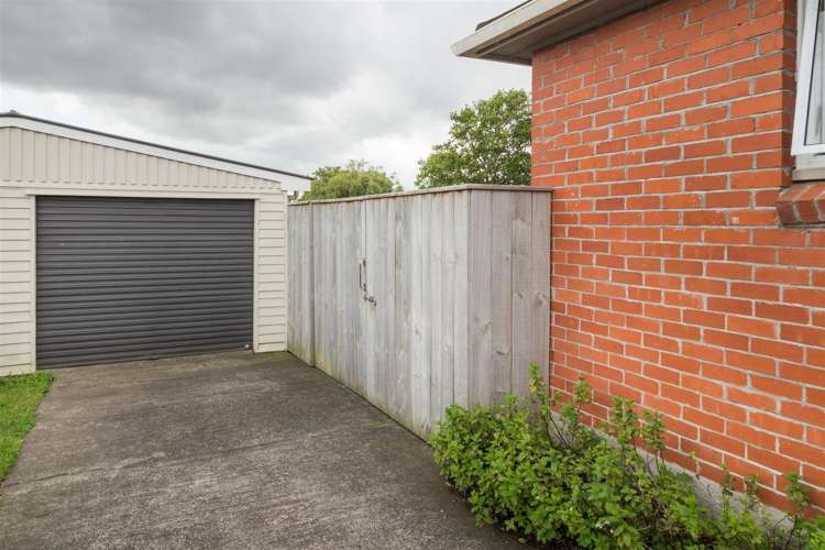 27 Holland Crescent Bulls_26