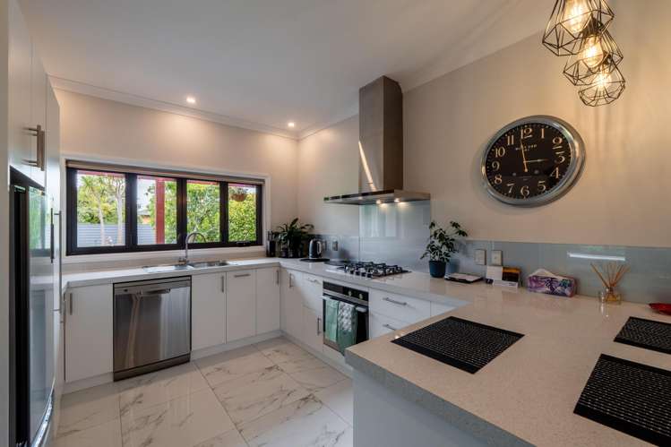 17 Raeburn Avenue Otatara_5