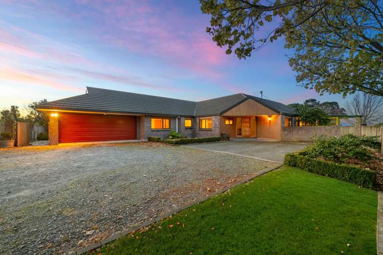22 Fairbourne Drive Fairhall_14