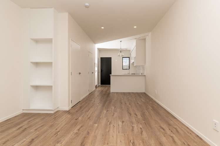 30/241 Don Buck Road Massey_1