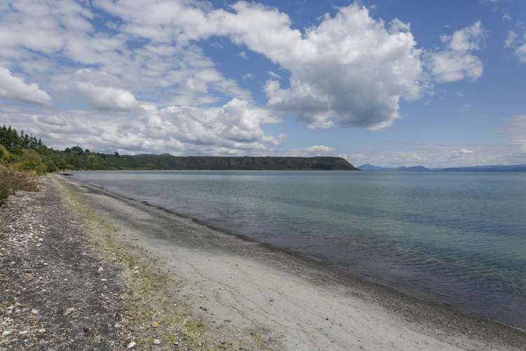 152 State Highway One Waitahanui_2