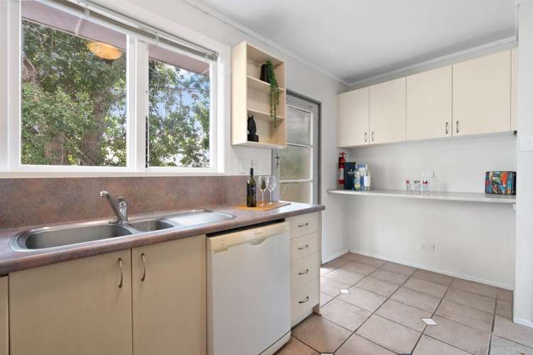 7 Seine Rd Forrest Hill_12