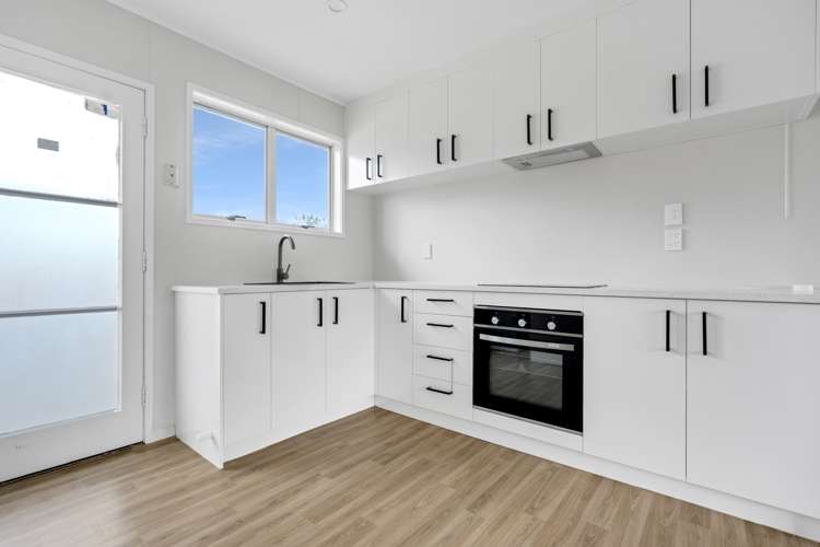 2/94 Beaumonts Way Manurewa_5