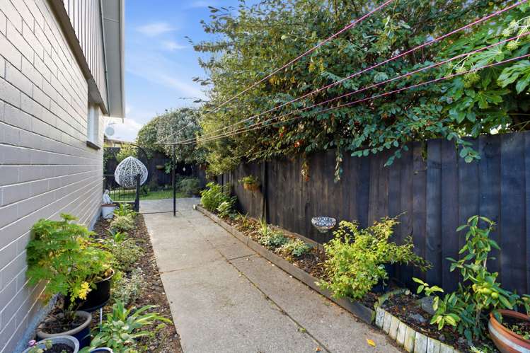 2/2 Lomax Place Islington_16