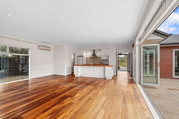 32 Perthshire Crescent_4
