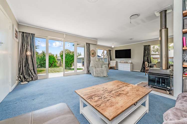 5669 West Coast Road Springfield_2