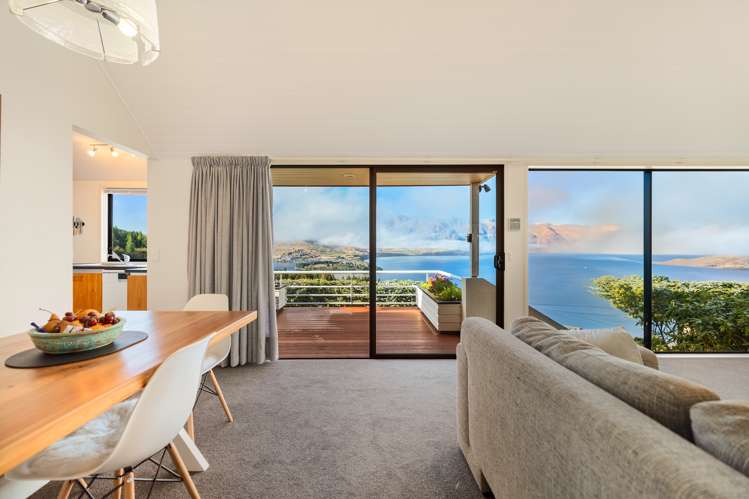 110b Wynyard Crescent Fernhill/Sunshine Bay_11