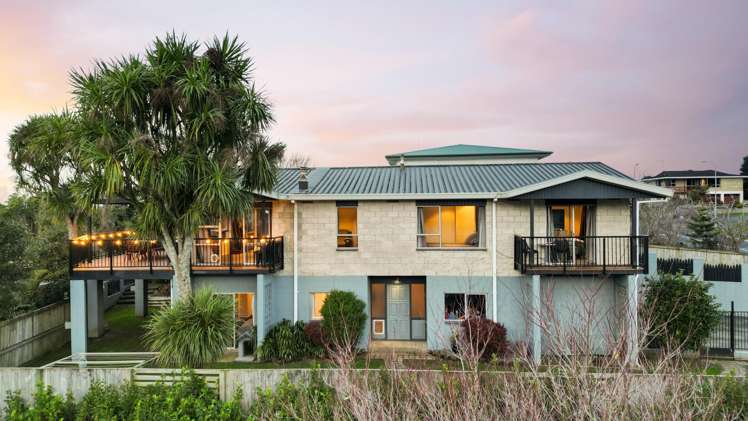 6 Glendale Drive Dinsdale_24