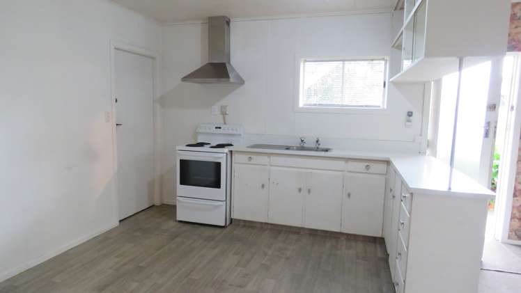 27 Tawa Street Hilltop_13