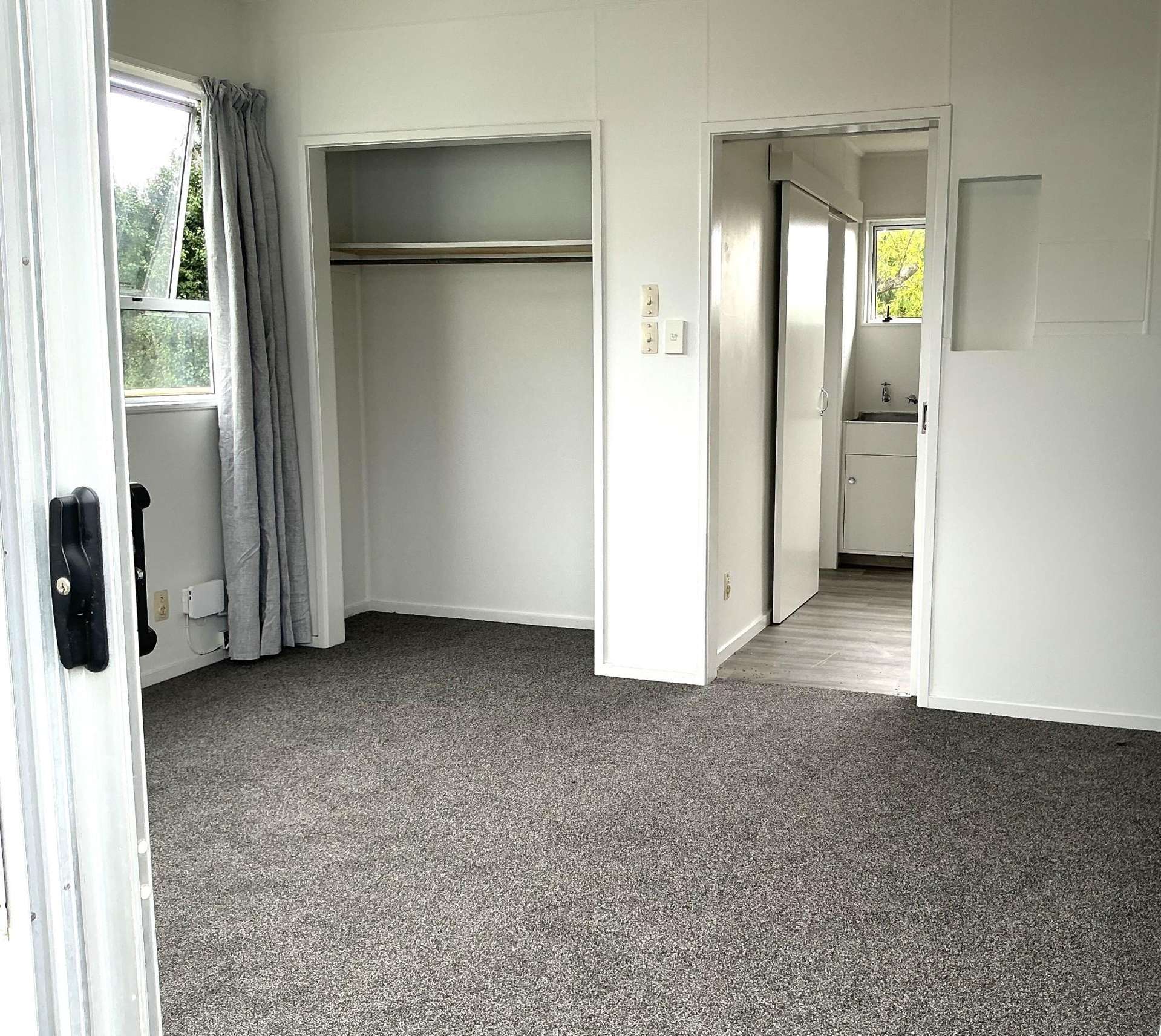  2/20 North Road The Wood_0