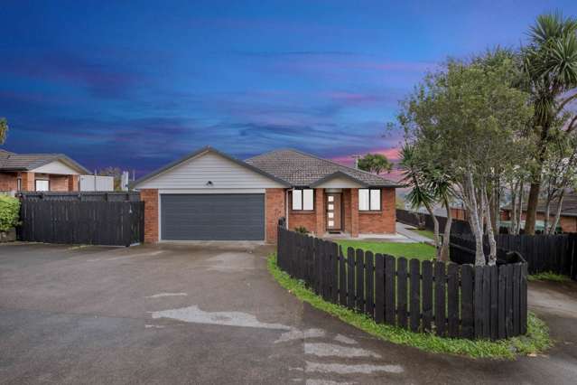 "Your Standalone Family Home with Views!"