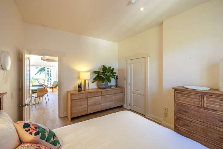 4/23 The Strand Onetangi_8