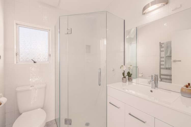 20 Derrett Place Saint Martins_14