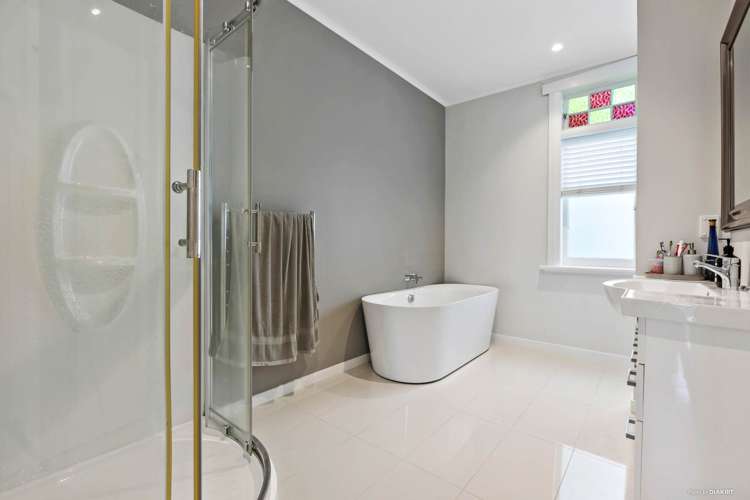 67 Beach Road Pahurehure_9