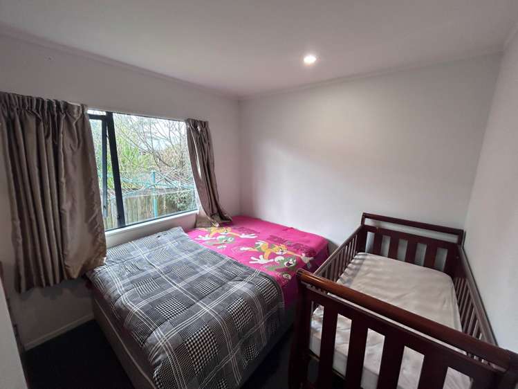 2/250 Wairau Road Glenfield_13