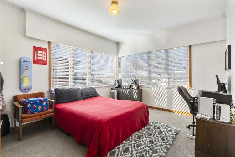 4208 Great North Road Glendene_14