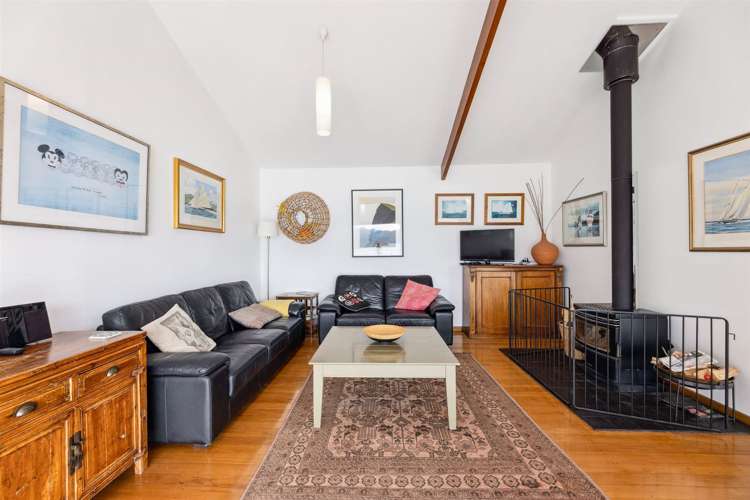 223 Beach Road Akaroa_9