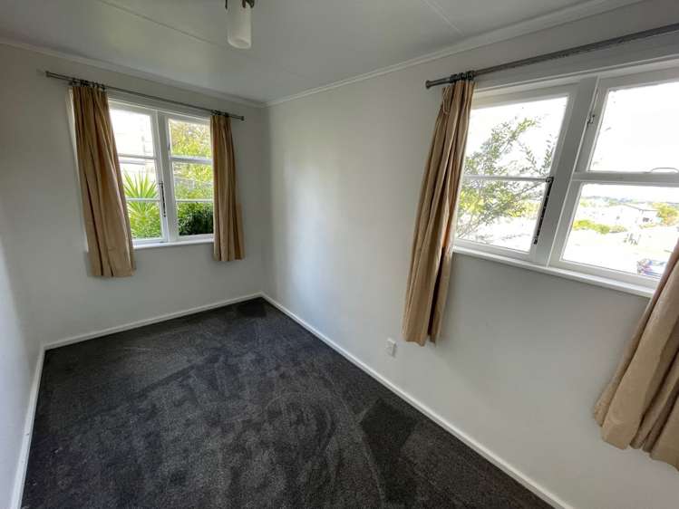 6 8 & 8A Huxley Place_20