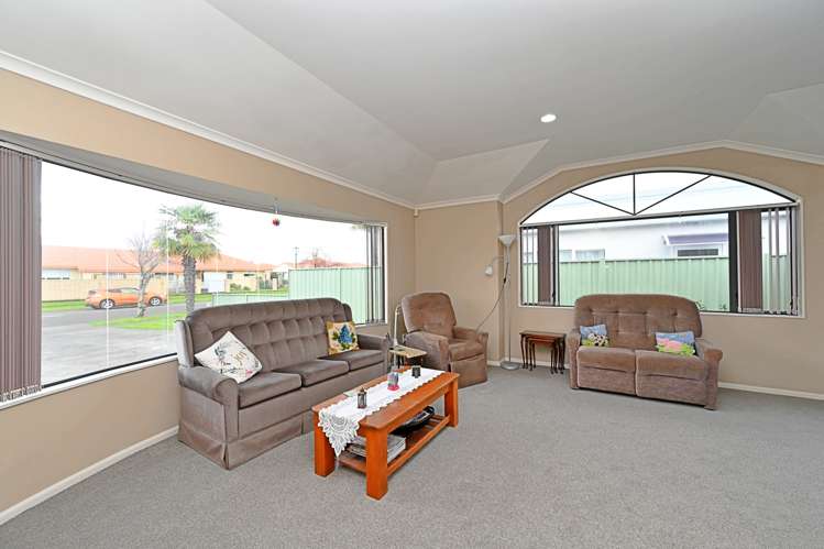 81 Kensington Drive Taradale_5